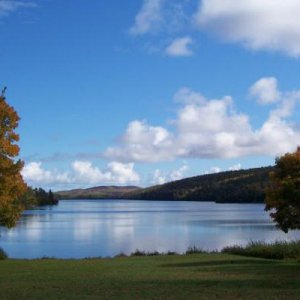 . John Dee.com . Snow Central
Beautiful still shot at Lake Fanny Hooe Resort