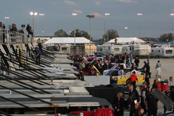 NCTS pits Daytona 2.08